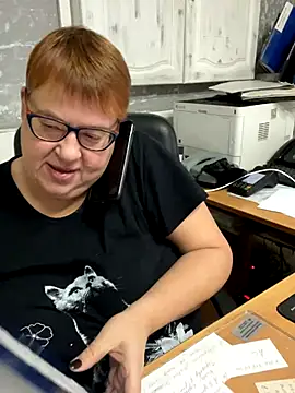 Snapshot of Klio5678 chatting on December 2025 08:37:02 PM Klio5678 online show from December 2025 08:37:02 PM