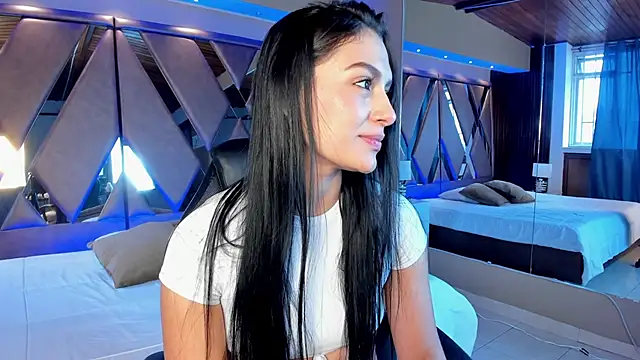 Snapshot of carina_rossi chatting on January 2025 01:04:02 PM carina rossi online show from January 2025 01:04:02 PM