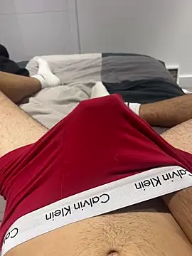 h0rnyguy001 online show from October 2025 10:28:02 PM