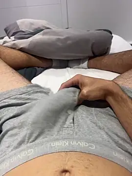 h0rnyguy001 online show from October 2025 09:37:01 PM