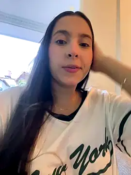 Snapshot of LittleDoll___ chatting on November 2025 10:32:02 PM LittleDoll online show from November 2025 10:32:02 PM