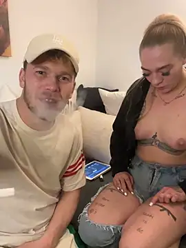 Snapshot of LizzyLush_ chatting on October 2025 02:12:01 AM LizzyLush online show from October 2025 02:12:01 AM