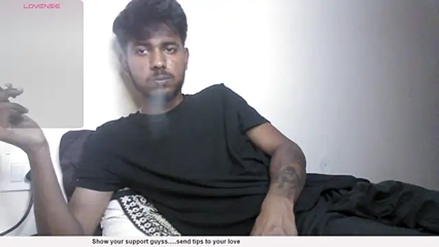 Snapshot of just_fucks chatting on October 2025 08:14:02 PM just fucks online show from October 2025 08:14:02 PM