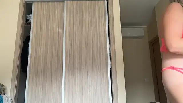 Snapshot of naughtyhollyxxxx chatting on October 2025 03:56:02 PM naughtyhollyxxxx online show from October 2025 03:56:02 PM