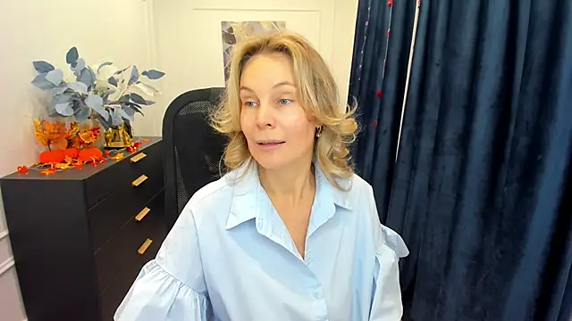 Sinty Devis online show from November 2025 04:25:01 AM