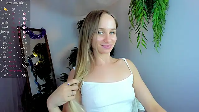 Snapshot of Mad1en chatting on December 2024 05:28:02 AM Mad1en online show from December 2024 05:28:02 AM