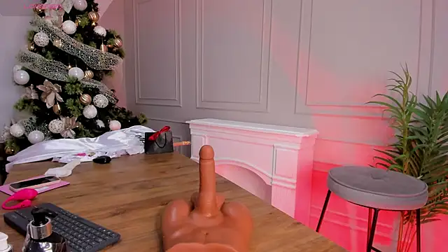 carolriveraa  online show from December 2024 09:00:01 PM
