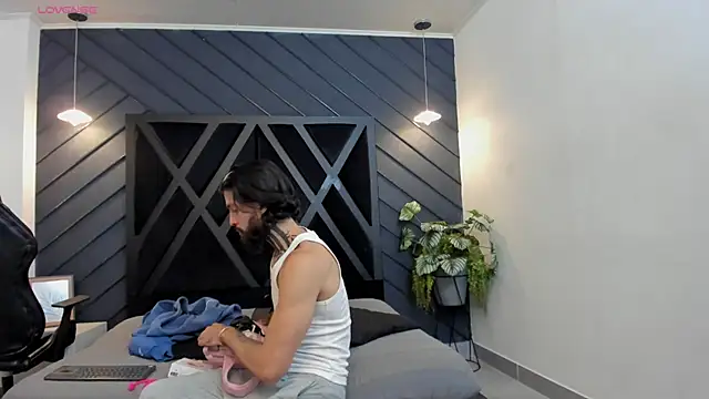 Apolo Bianco  online show from September 2025 11:19:01 PM