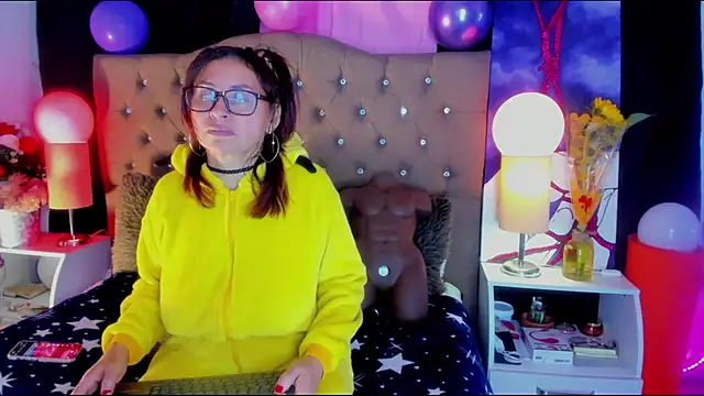 Snapshot of SheraHadee chatting on March 2025 04:10:01 AM SheraHadee online show from March 2025 04:10:01 AM