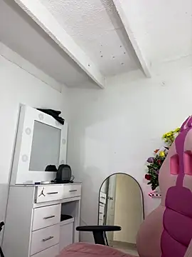 Meganmilk1 online show from October 2025 03:44:02 PM