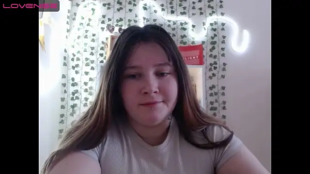 Snapshot of Light_Luna chatting on January 2025 03:28:02 AM Light Luna online show from January 2025 03:28:02 AM
