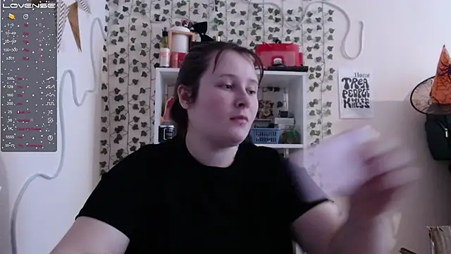 Snapshot of Light_Luna chatting on February 2025 10:43:02 AM Light Luna online show from February 2025 10:43:02 AM