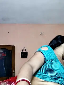 Luv Adite20 online show from October 2025 04:51:01 PM