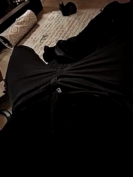 Picknick84 online show from December 2024 05:39:01 PM