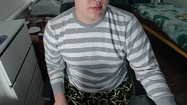 EvaMiron online show from October 2025 09:16:01 AM