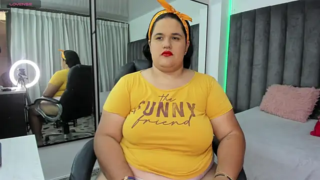 natalia curvy1 online show from December 2024 07:05:02 PM