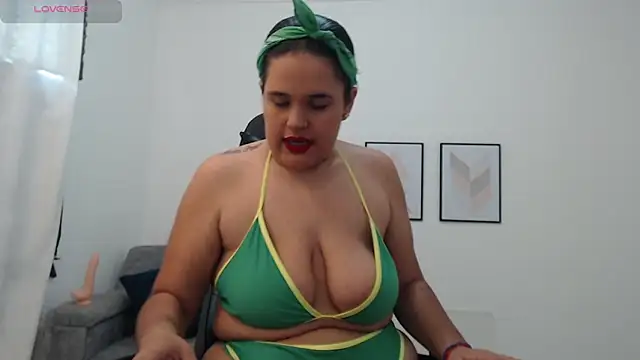 Snapshot of natalia_curvy1 chatting on September 2025 06:12:02 PM natalia curvy1 online show from September 2025 06:12:02 PM