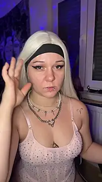 Snapshot of kinkygirl420x chatting on December 2025 08:14:01 PM kinkygirl420x online show from December 2025 08:14:01 PM