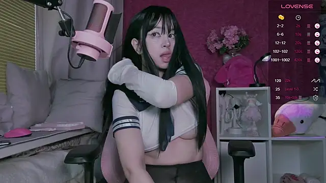 Snapshot of berrybaebaby chatting on October 2025 03:40:01 AM berrybaebaby online show from October 2025 03:40:01 AM