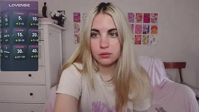 Snapshot of pawpaws chatting on October 2025 08:32:01 AM pawpaws online show from October 2025 08:32:01 AM