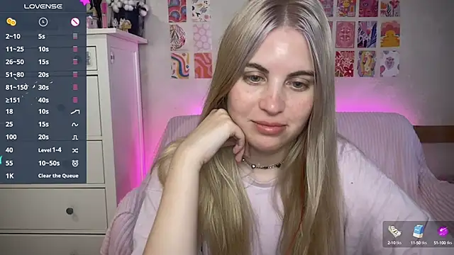 Snapshot of pawpaws chatting on October 2025 06:33:01 AM pawpaws online show from October 2025 06:33:01 AM