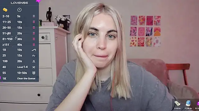 Snapshot of pawpaws chatting on October 2025 08:50:02 AM pawpaws online show from October 2025 08:50:02 AM