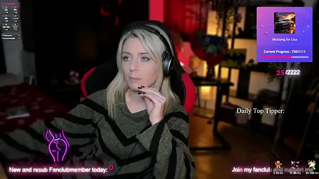 Snapshot of Lisaonthemoon chatting on December 2024 11:40:02 PM Lisaonthemoon online show from December 2024 11:40:02 PM