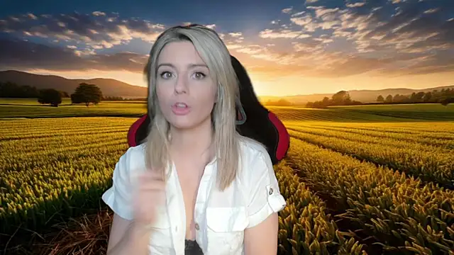 Snapshot of Lisaonthemoon chatting on December 2024 02:08:02 AM Lisaonthemoon online show from December 2024 02:08:02 AM