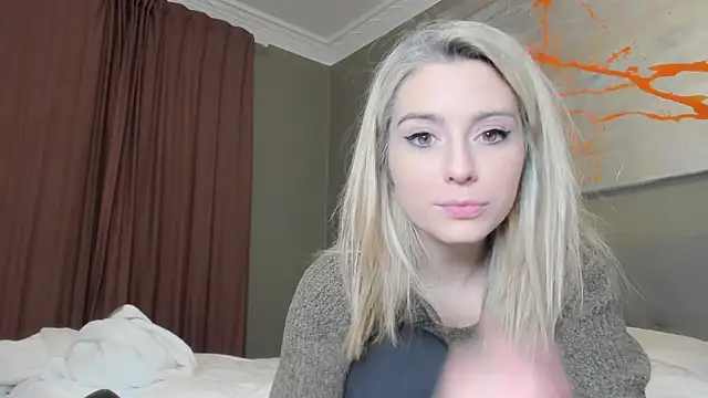 Snapshot of Lisaonthemoon chatting on December 2024 07:32:01 PM Lisaonthemoon online show from December 2024 07:32:01 PM