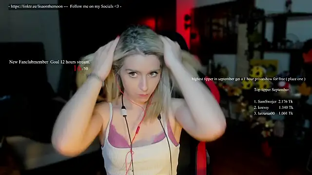 Snapshot of Lisaonthemoon chatting on September 2025 06:42:01 PM Lisaonthemoon online show from September 2025 06:42:01 PM