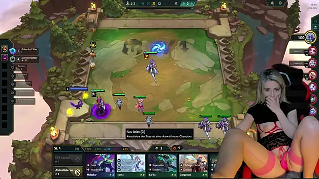 Snapshot of Lisaonthemoon chatting on September 2025 11:06:02 PM Lisaonthemoon online show from September 2025 11:06:02 PM