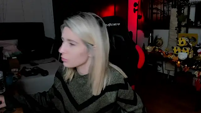 Snapshot of Lisaonthemoon chatting on September 2025 06:13:02 PM Lisaonthemoon online show from September 2025 06:13:02 PM