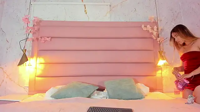 Lezy  online show from October 2025 07:36:02 PM