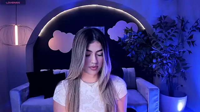 PaulinaSantos  online show from March 2025 07:04:02 PM