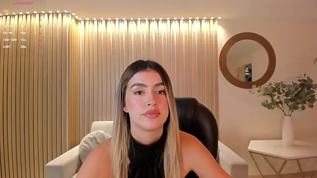 PaulinaSantos  online show from March 2025 07:24:02 PM