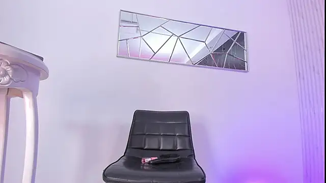 Mell Saenz online show from October 2025 10:04:02 PM