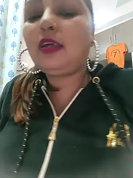 Snapshot of Dianaa9 chatting on December 2024 09:38:02 PM Dianaa9 online show from December 2024 09:38:02 PM