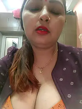 Snapshot of Dianaa9 chatting on February 2025 04:58:01 PM Dianaa9 online show from February 2025 04:58:01 PM