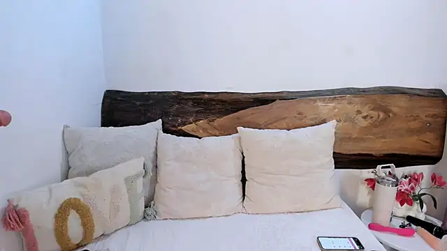 Snapshot of Abrilqueen chatting on September 2025 02:44:02 PM Abrilqueen online show from September 2025 02:44:02 PM