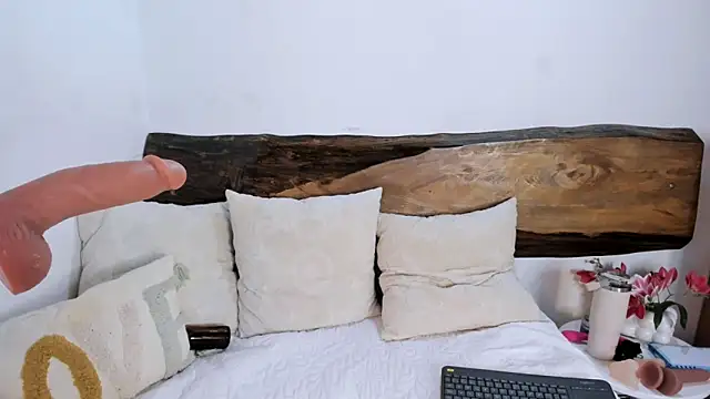 Snapshot of Abrilqueen chatting on September 2025 02:05:01 AM Abrilqueen online show from September 2025 02:05:01 AM