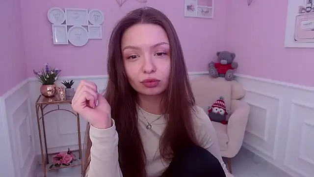 LucySkilar online show from February 2025 10:48:02 AM