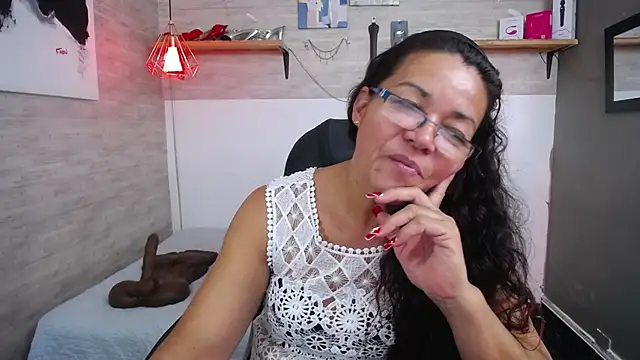 Snapshot of MaturePure chatting on October 2025 08:11:02 PM MaturePure online show from October 2025 08:11:02 PM