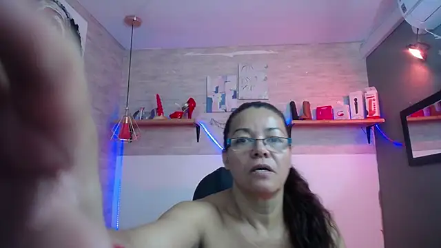 Snapshot of MaturePure chatting on October 2025 08:27:02 PM MaturePure online show from October 2025 08:27:02 PM