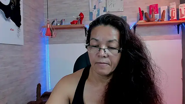 Snapshot of MaturePure chatting on November 2025 09:48:01 PM MaturePure online show from November 2025 09:48:01 PM