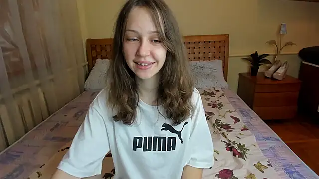 Snapshot of AfinaCutie chatting on October 2025 01:01:02 PM AfinaCutie online show from October 2025 01:01:02 PM