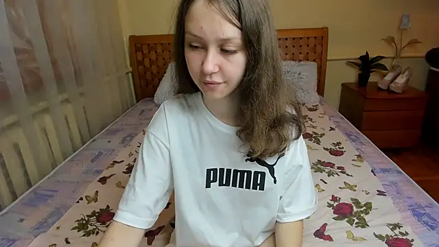 Snapshot of AfinaCutie chatting on October 2025 06:56:02 AM AfinaCutie online show from October 2025 06:56:02 AM