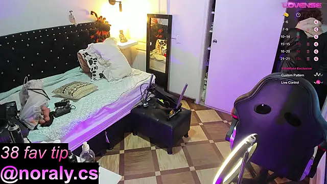 Snapshot of hey_noraly chatting on October 2025 04:02:02 AM hey noraly online show from October 2025 04:02:02 AM