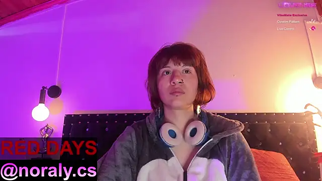 Snapshot of hey_noraly chatting on November 2025 04:00:01 AM hey noraly online show from November 2025 04:00:01 AM