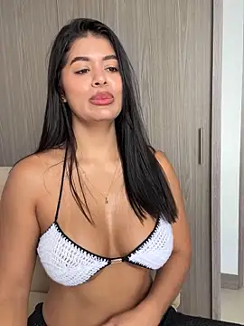 Snapshot of MelissaWaltton chatting on November 2025 01:35:02 PM MelissaWaltton online show from November 2025 01:35:02 PM