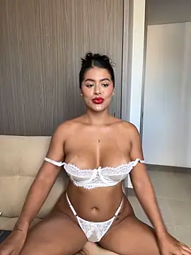 Snapshot of MelissaWaltton chatting on November 2025 08:08:01 PM MelissaWaltton online show from November 2025 08:08:01 PM